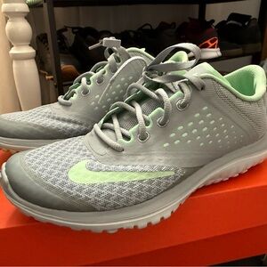 Nike Women's Athletic Shoes in Gray and Light Green